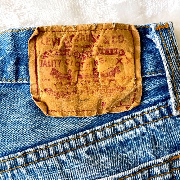 Levi Cut Off Button Fly 501 Denim Shorts - Picture 5 of 8